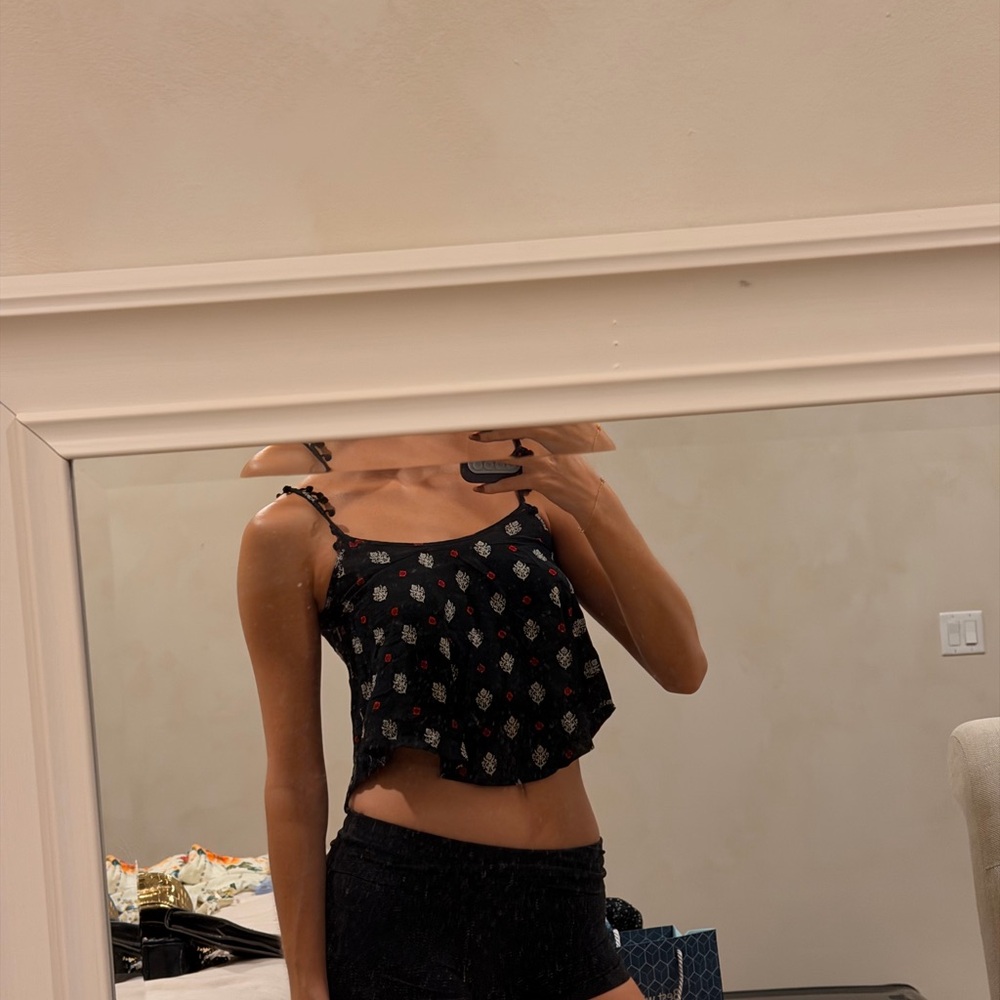 FARM Rio Black and Red Patterned Tank Crop Top - Picture 3 of 5